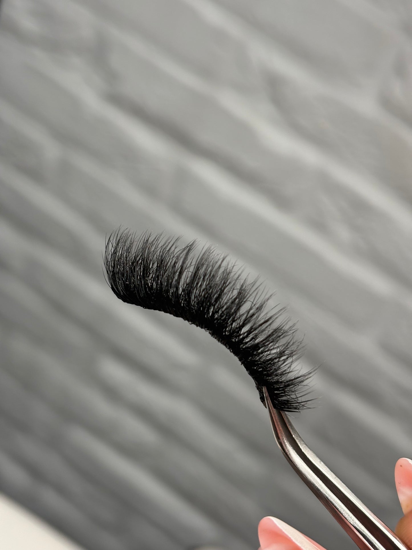 "Katrina" Wispy volume