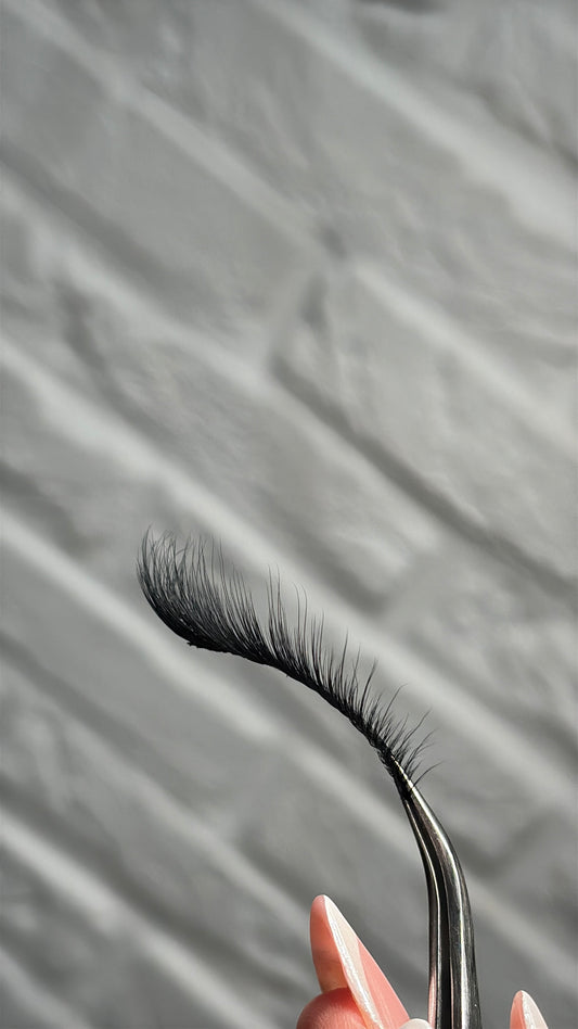 "Idal" cat eye lashes