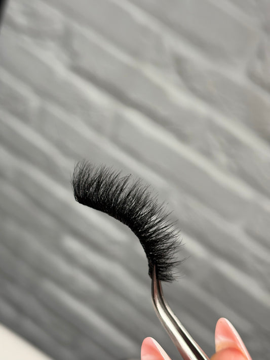 "Katrina" Wispy volume