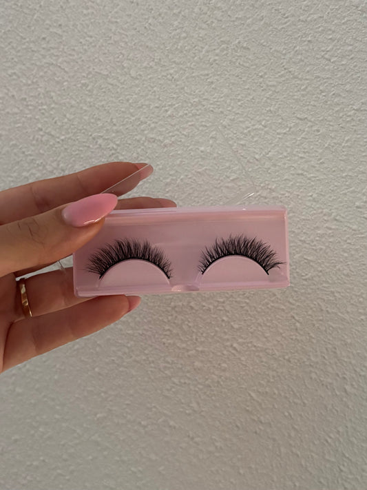 Elyana lashes